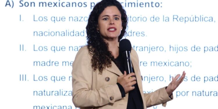 “Nada tiene que ver con los memes”: Luisa Alcalde aclara reforma