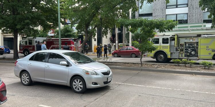 Desalojan a más de 100 personas por fuga de gas en el centro de Culiacán