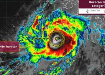 Huracán Simon tocaría tierra este domingo como categoría 4; Jalisco y Colima, bajo mayor riesgo