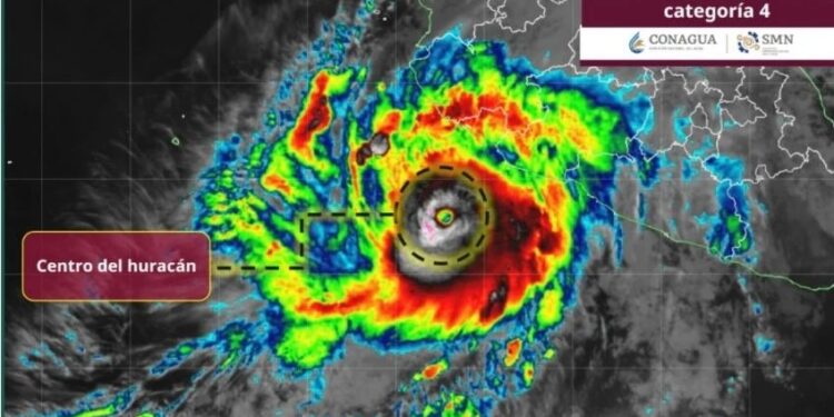 Huracán Simon tocaría tierra este domingo como categoría 4; Jalisco y Colima, bajo mayor riesgo