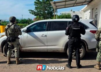 Localizan camioneta robada durante operativo sobre la carretera Mazatlán-Culiacán