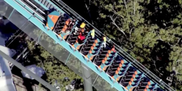 En Six Flags una persona pierde la vida y varias resultan heridas tras incidente en montaña rusa