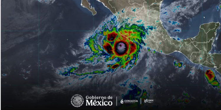 Huracán Simón categoría 4, amenaza al Pacífico con olas de hasta 8 metros y lluvias extraordinarias