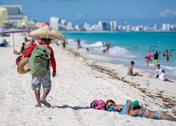 México alista sus destinos turísticos para el Día de Muertos tras registrar cifras históricas