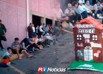 Antorchistas marchan para exigir obras y servicios en Sinaloa