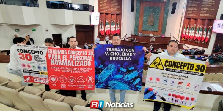Trabajadores de Salud exigen pago por riesgo laboral y días de descanso