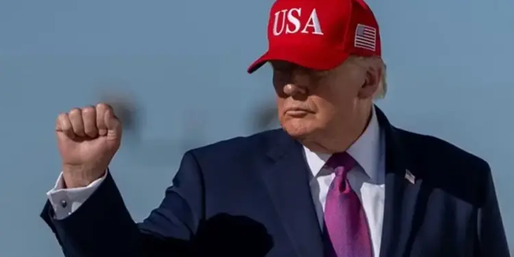 Trump cuestiona a Sheinbaum y se burla de su trayectoria: “No sé cómo diablos pasó de ser bailarina a presidenta de México”
