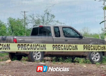 Hallan a hombre asesinado sobre una camioneta junto a un arroyo en Guamúchil