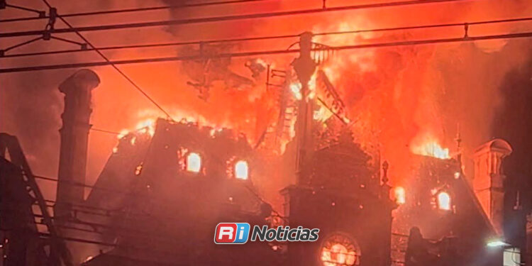 Incendian y destruyen histórico Ayuntamiento de Limoges durante protestas en Francia