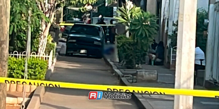 Matan a balazos a un hombre afuera de primaria en Culiacán; evacúan a estudiantes