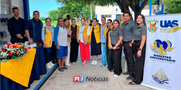 UAS entrega lentes y libros a estudiantes y familias de Escuinapa