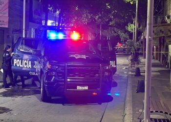 Vandalizan e incendian cuartería en pleno Centro de Culiacán