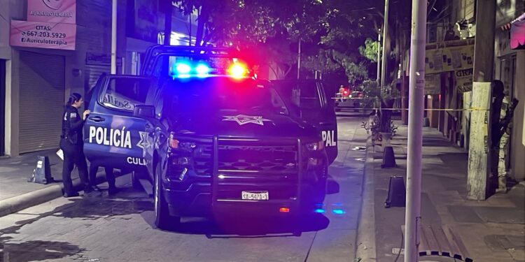 Vandalizan e incendian cuartería en pleno Centro de Culiacán