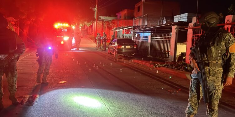 Mujer adulta mayor muere durante ataque a balazos contra una vivienda en Culiacán