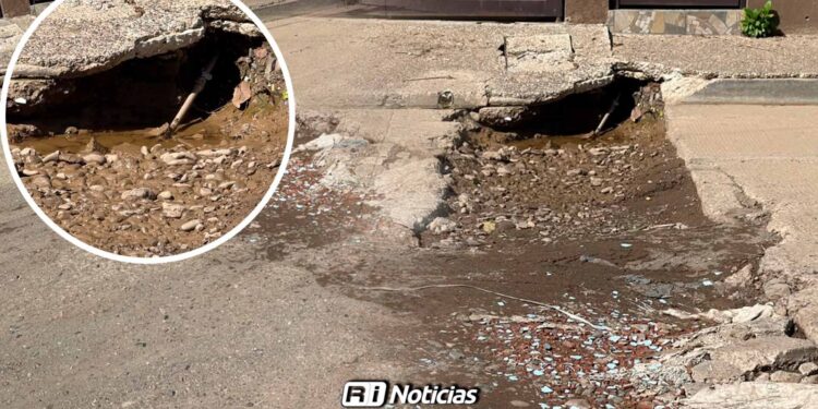Denuncian obra abandonada de Jumapam en la colonia Jaripillo; vecinos temen formación de socavón