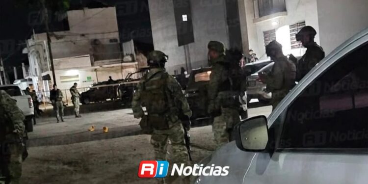 Localizan sin vida a pareja al interior de un vehículo en la Flores Magón de Mazatlán