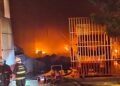 Incendio consume bodega y provoca explosiones de cilindros de gas al sur de Culiacán