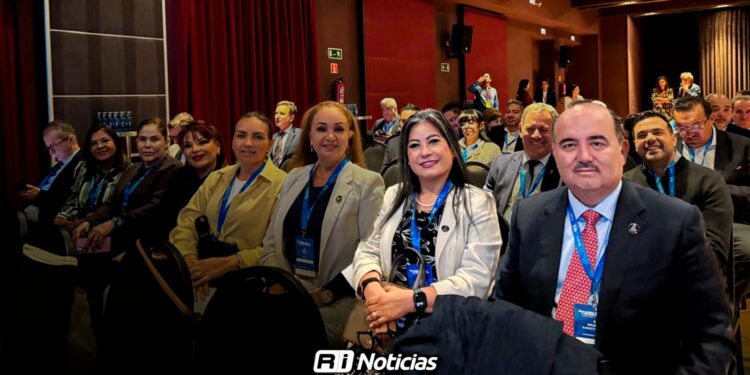 Francis Cázarez participa en reunión de trabajo de AICO en España