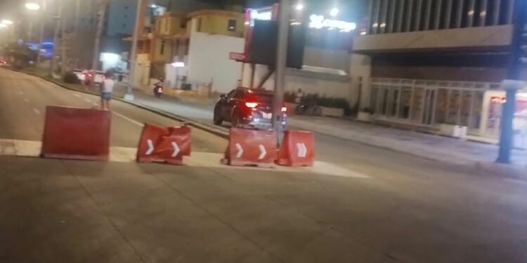 Reabren a la circulación el carril al norte de la Avenida del Mar