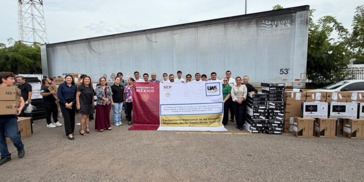 Entrega UAS equipo de cómputo para fortalecer la educación en la Región Sur