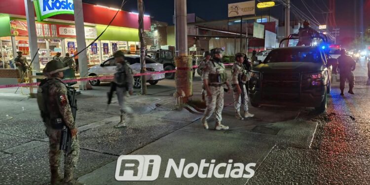Balean automóvil en el fraccionamiento Mañanitas; no reportan lesionados