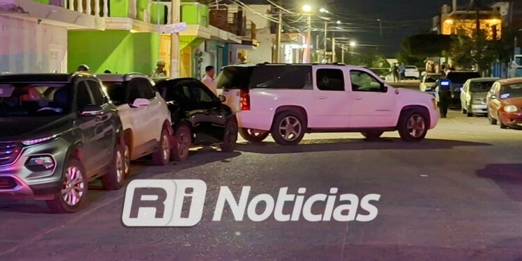 Asesinan a balazos a un hombre dentro de un automóvil en Mazatlán