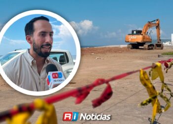 Estabilizan socavón en el malecón; mantendrán la zona cerrada por seguridad