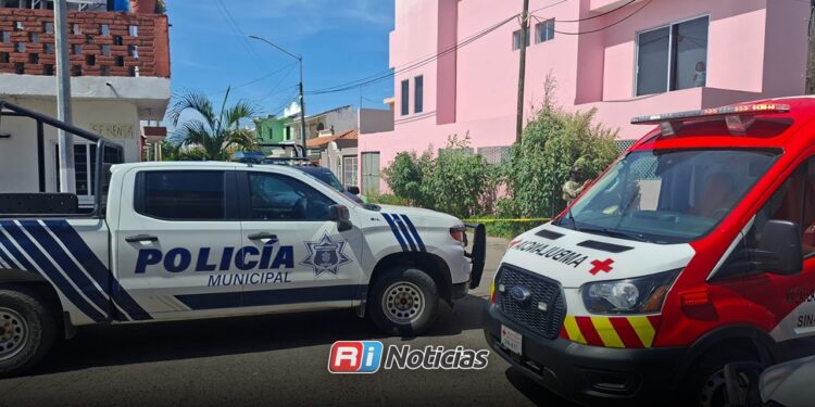 Localizan a hombre sin vida por disparo de arma de fuego en Puestas del Sol