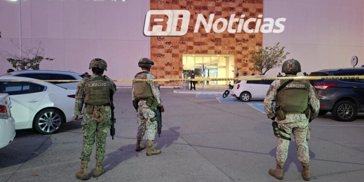 Asesinan a balazos a un hombre en Plaza Galerías de Mazatlán