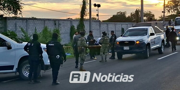 Asesinan a joven motociclista en la carretera Mazatlán-Villa Unión