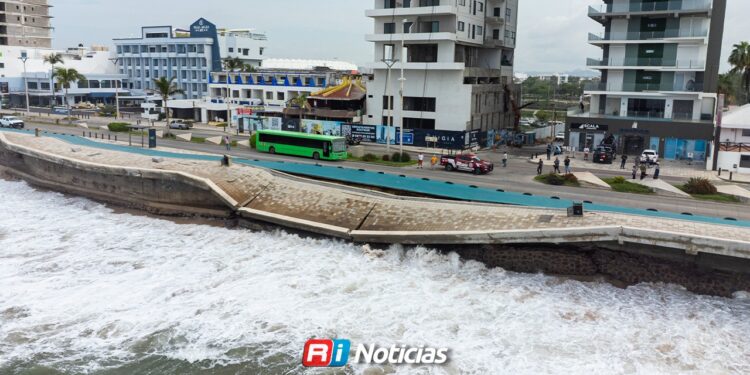 Cierre de tramo del malecón no retrasa rutas de camiones urbanos en Mazatlán