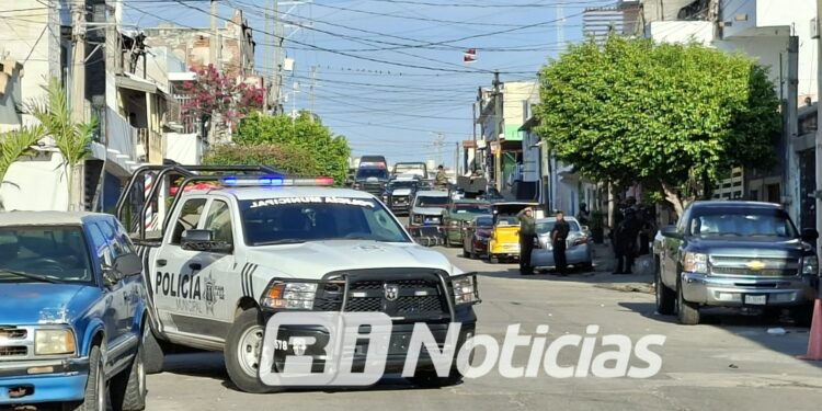Atacan a balazos a un hombre dentro de su casa en la colonia Centro de Mazatlán