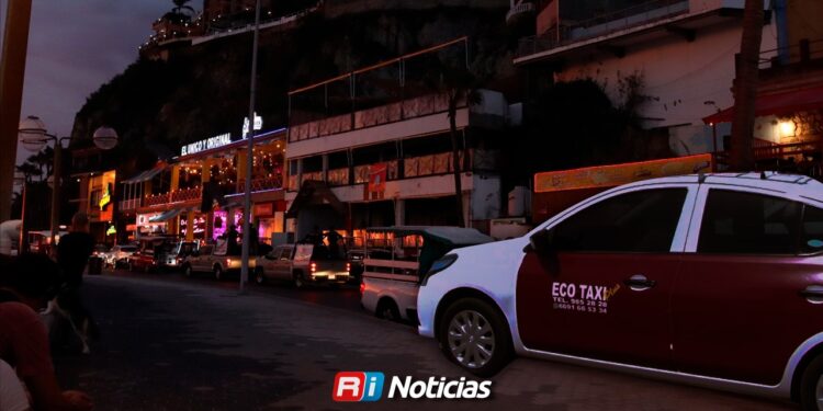Cambia la dinámica nocturna de Mazatlán y cae la demanda del transporte público