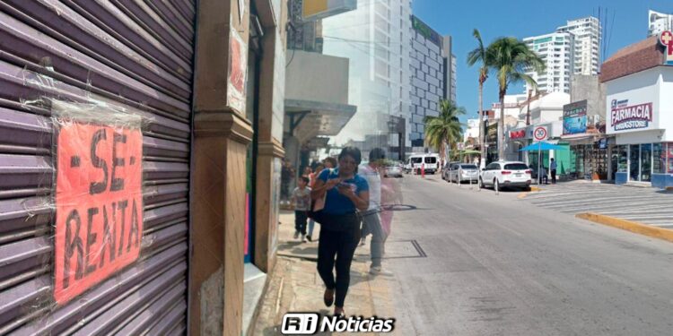 Comerciantes de Mazatlán enfrentan recortes de personal ante la caída de sus ingresos