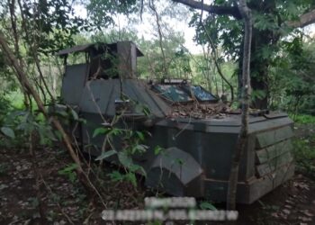 Marina inhabilita cuatro vehículos y asegura drogas y armas en Sinaloa