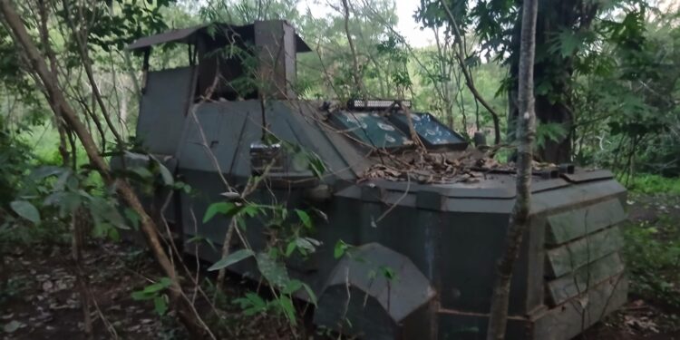 Marina inhabilita cuatro vehículos y asegura drogas y armas en Sinaloa