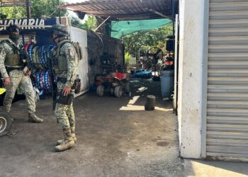 Asesinan a balazos a un hombre dentro de un taller de motocicletas en Culiacán