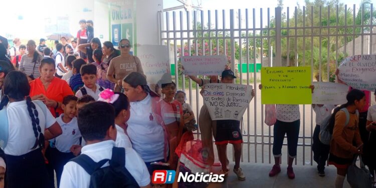 Exigen maestros e intendente en escuela Nueva Creación de Mazatlán