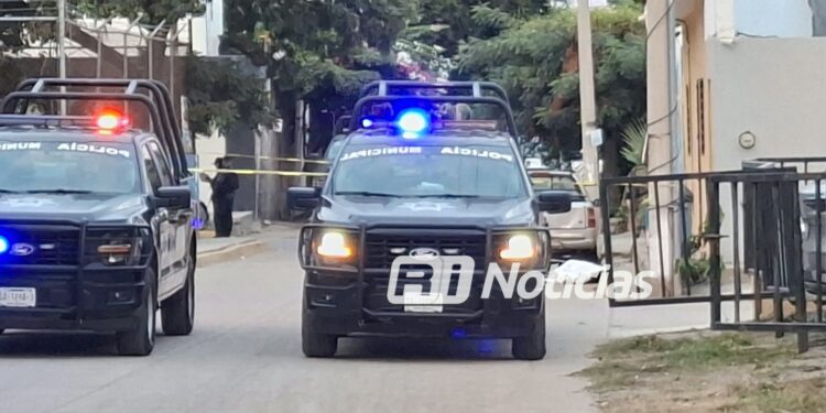Asesinan a balazos a un joven frente a kínder en la colonia Salvador Allende