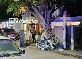 Balean fachada de una vivienda en la Francisco Villa; decomisan siete máquinas tragamonedas