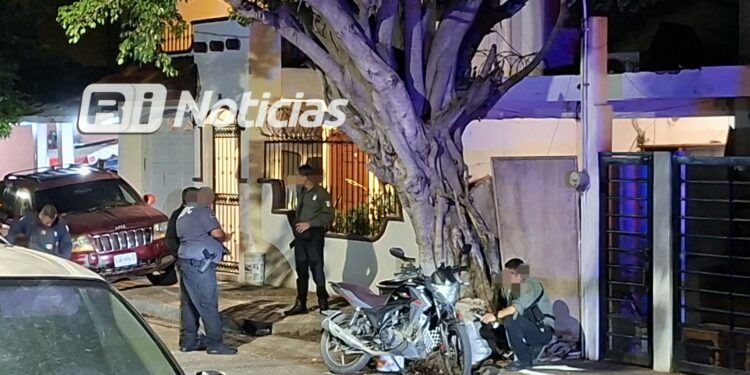 Balean fachada de una vivienda en la Francisco Villa; decomisan siete máquinas tragamonedas