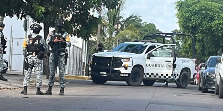 Identifican a hombre hallado envuelto en cobija en Tierra Blanca, Culiacán