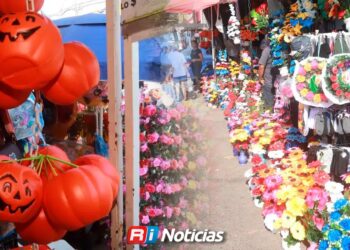 Mercado de la Juárez aprovecha Halloween y Día de Muertos con venta de disfraces y flores