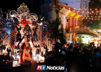 Con 15 comparsas, cuatro templetes y 147 artistas, Mazatlán prepara su tradicional callejoneada de Día de Muertos