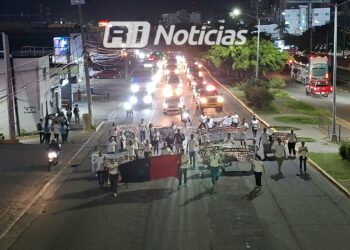 Trabajadores del IMSS en Mazatlán se manifiestan por bajos salarios y deficiencias en hospitales