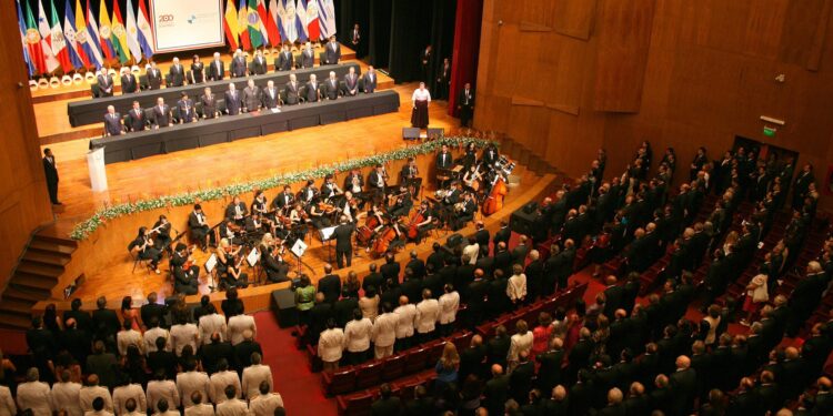 Analiza Sheinbaum asistencia a Cumbre Iberoamericana