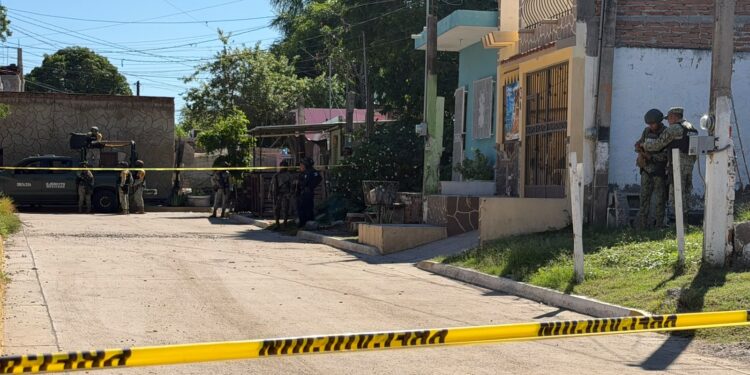 Disparan contra vivienda de dos pisos en la colonia Azteca de Mazatlán