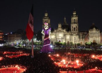Catrina del Zócalo obtiene récord Guinness como la más alta del mundo