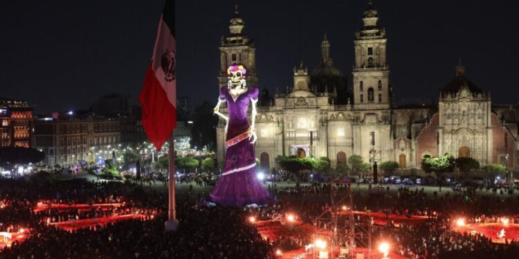 Catrina del Zócalo obtiene récord Guinness como la más alta del mundo