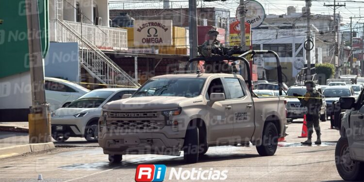 Balean local sobre la Av. Insurgentes a la altura de la colonia Olímpica, en Mazatlán